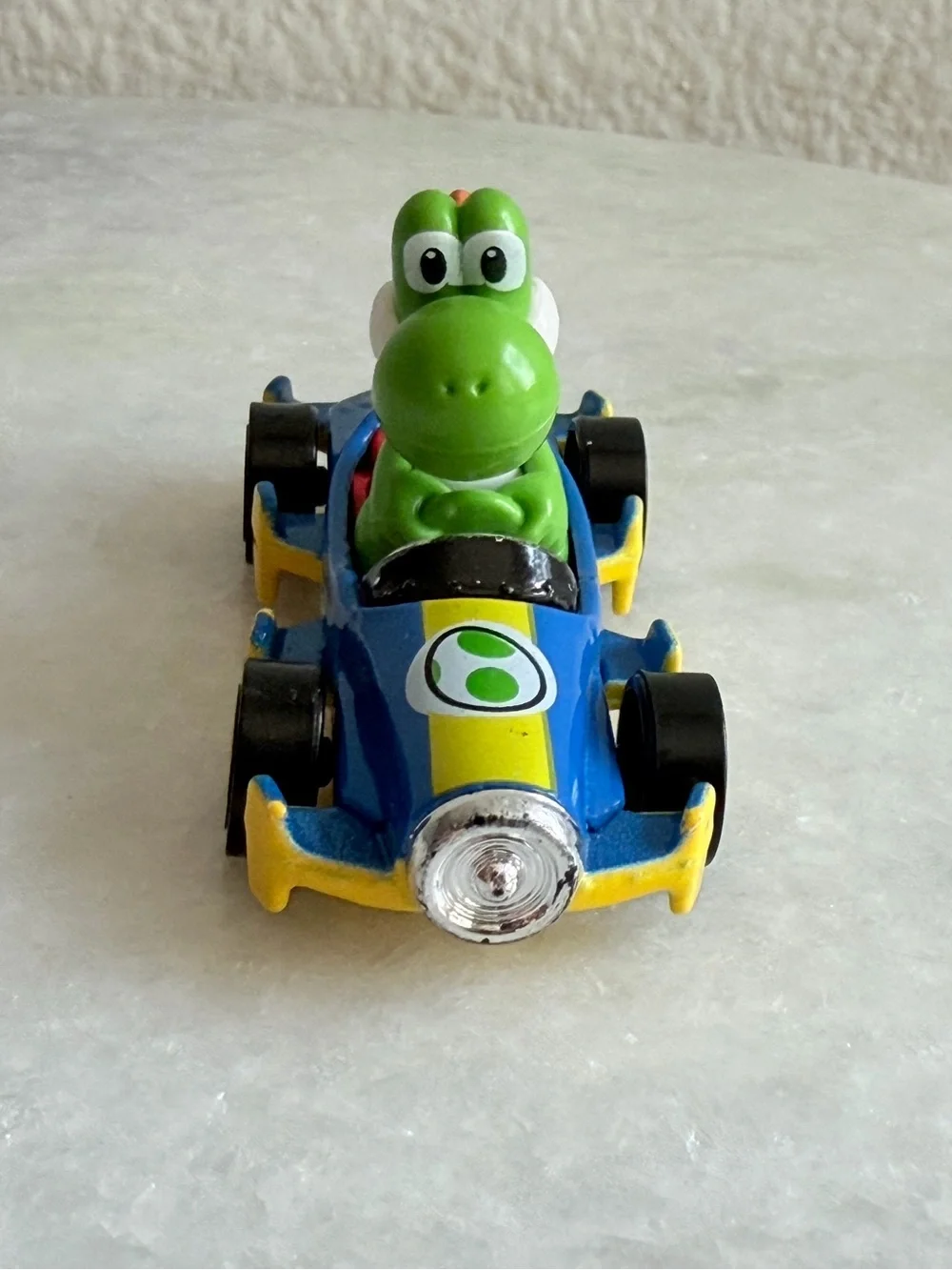 NINTENDO Mario Kart YOSHI 2018 HOT WHEELS MACH 8 Kart Mattel GBG27 Diecast Car